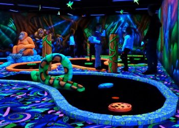 drukte bij glowgolf
